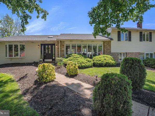 1402 Walnut St, Blue Bell, PA 19422