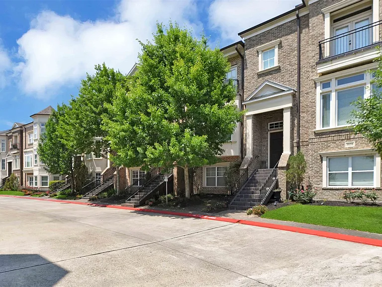 4631 Regent Manor Dr — Photo 29