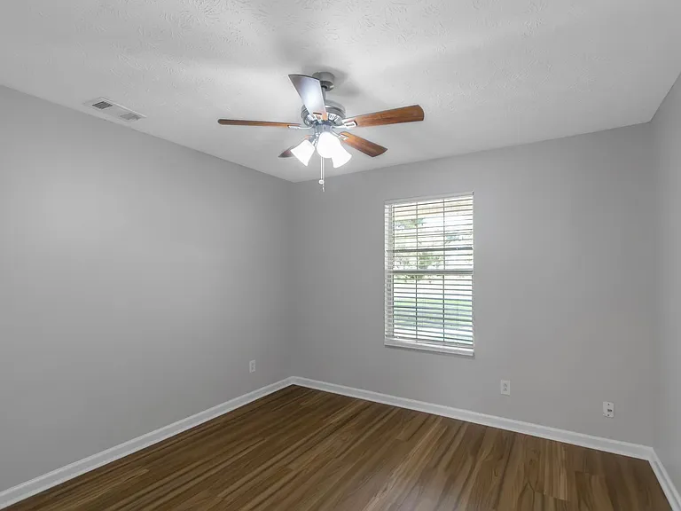 97 Livingston Ln — Photo 20