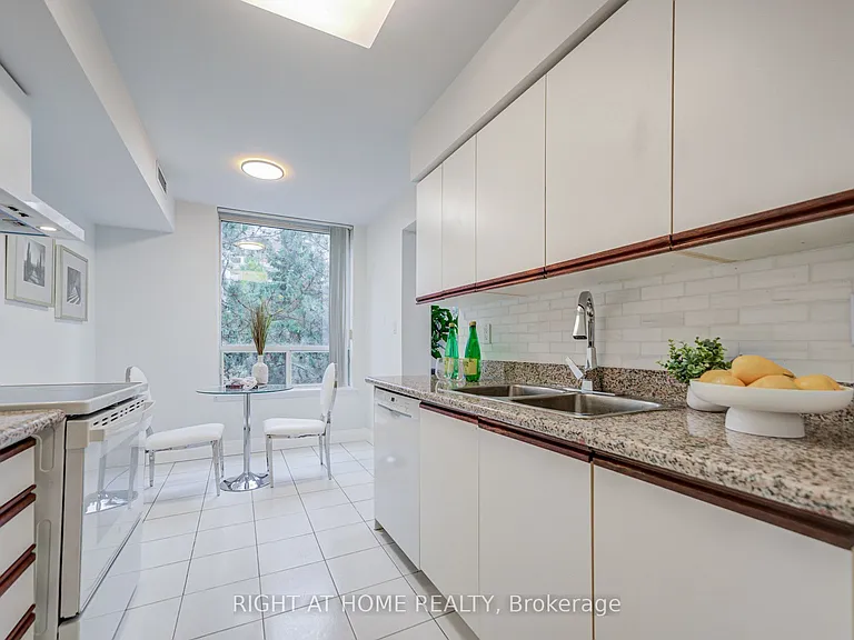 35 Empress Ave #207 — Photo 20