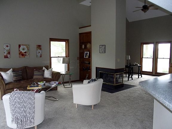 3rd image of 12032 Mallard Pond Dr