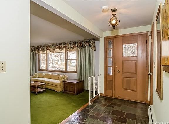 5th image of 386 Wildwood Dr