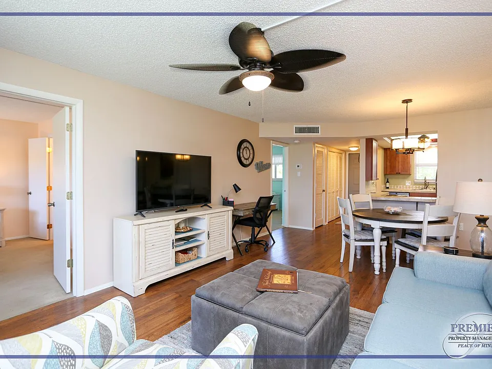 300 Forest Lakes Blvd #202