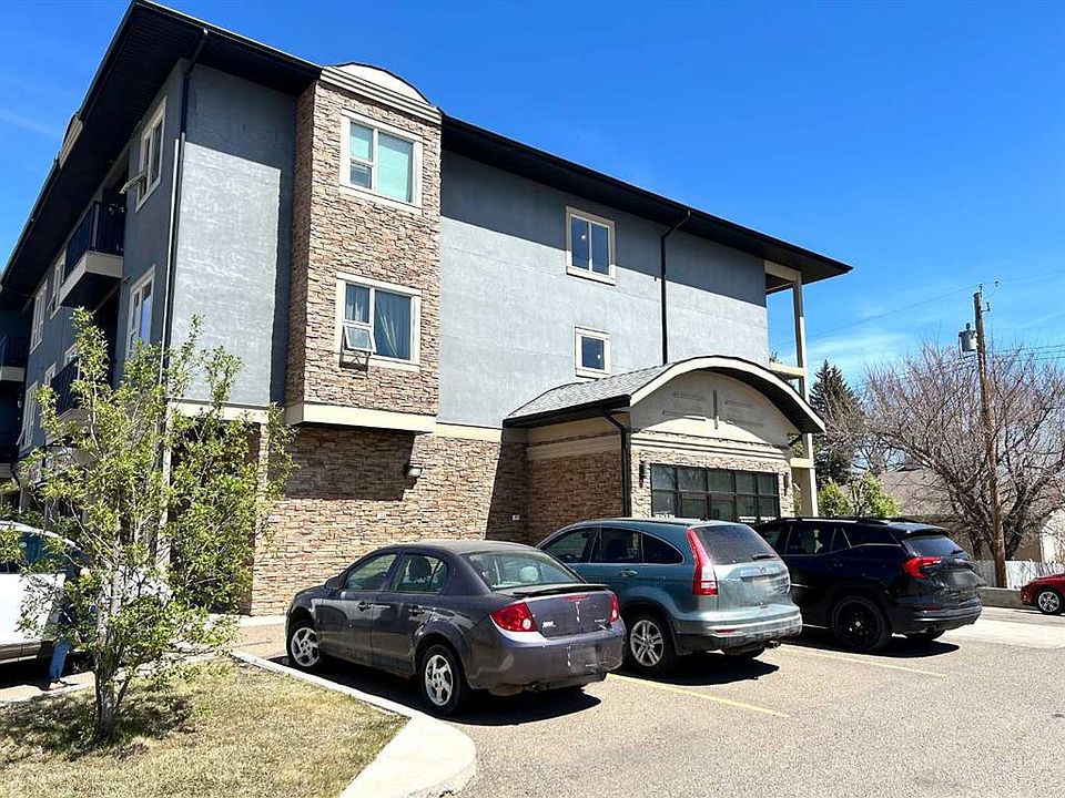 2nd image of 330 2nd St W #17