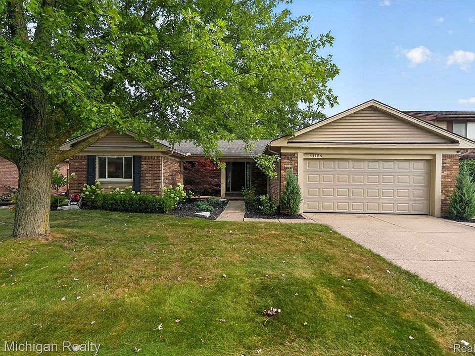 1st image of 44126 Leeann Ln