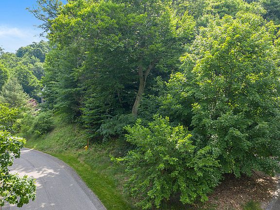 3rd image of 6650 Forest Beach Dr