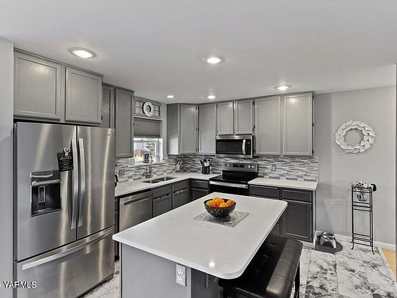 5th image of 631 Westwind Dr