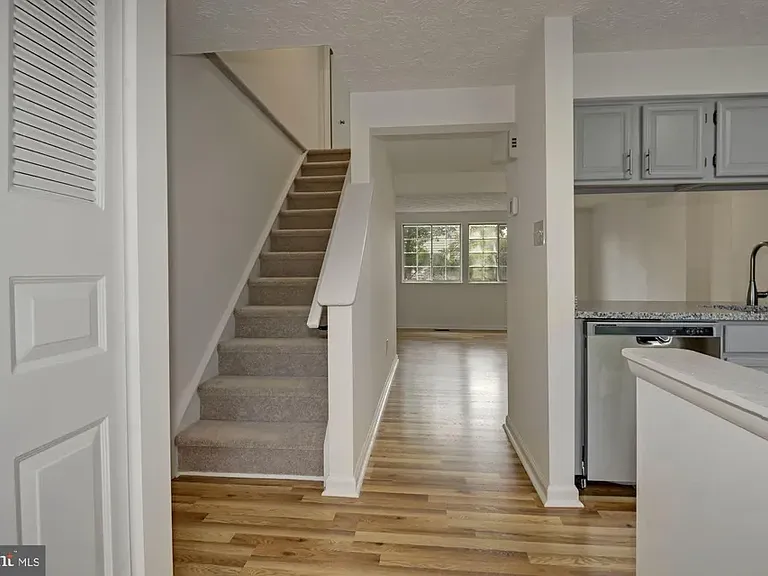 2853 Middleboro Dr — Photo 10