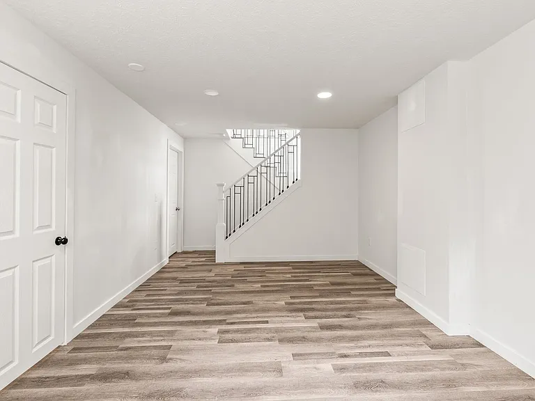 7209 S 78th St — Photo 24