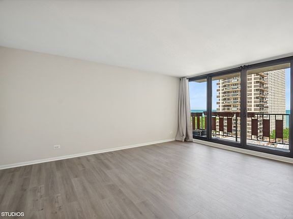 2nd image of 6150 N Kenmore Ave APT 11D