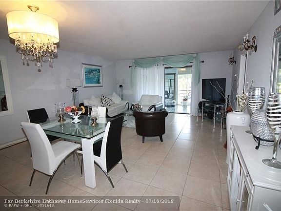 3rd image of 4401 NW 41st St APT 211