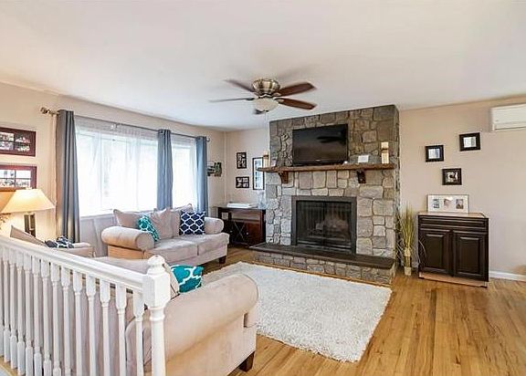 4th image of 7 Vincent Dr