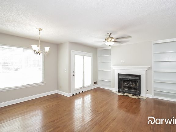 5th image of 930 Cobb Place Manor Dr