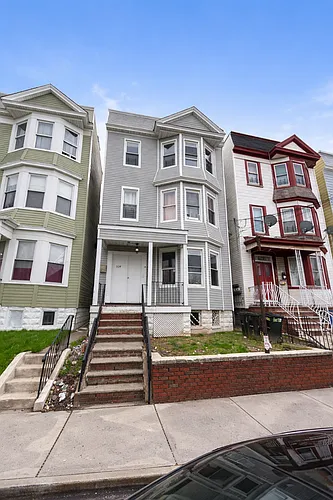 524 Grove St Photo 1