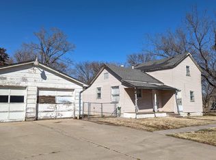 618 E 2nd Ave, Emporia, KS 66801