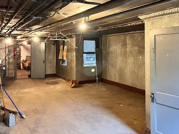 25 Van Dam Street image 20 of 22