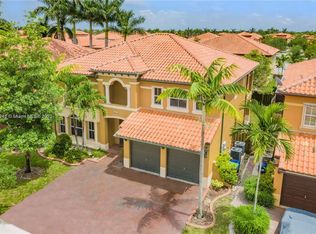 15580 SW 26th Ter, Miami, FL 33185