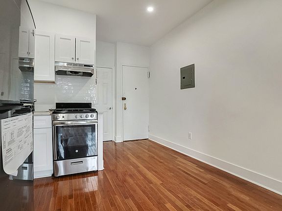 4th image of 354 W 12th St #5A