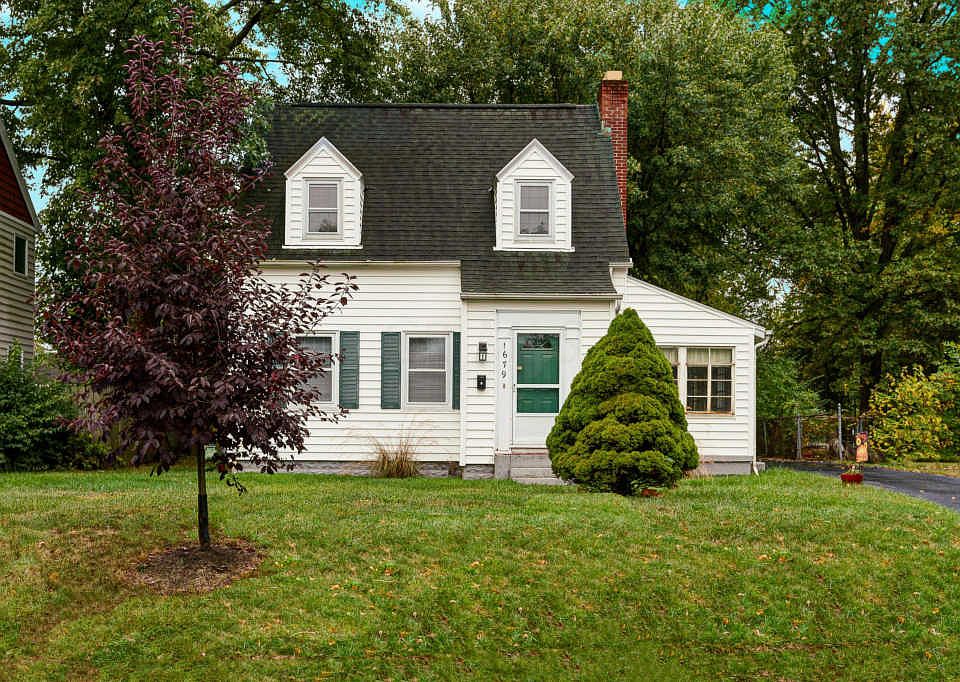 1st image of 1679 Weldon Ave