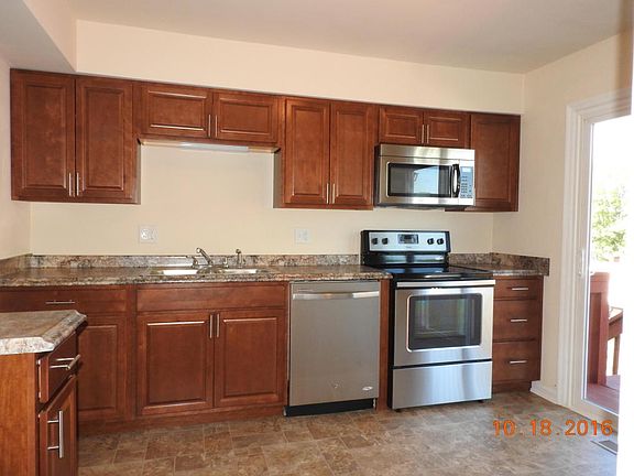 3rd image of 1878 Pembrook Dr