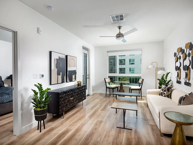200 S Zoo Ln — Photo 30