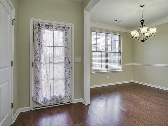4th image of 2027 Audubon Ln