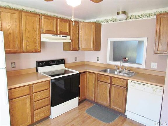2nd image of 101 Williamsburg Dr
