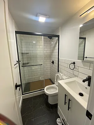 Rented by Hudson Exclusive Inc | media 30