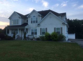 4 Bucks Hill St, Medford, NY 11763
