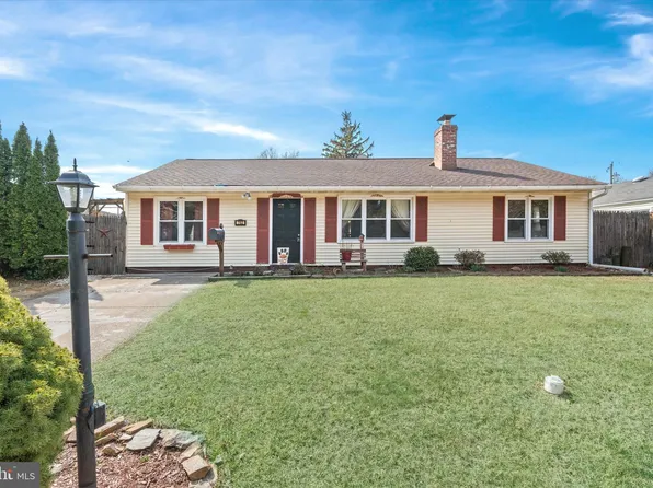 702 Erdman Rd, Wilmington, DE 19804