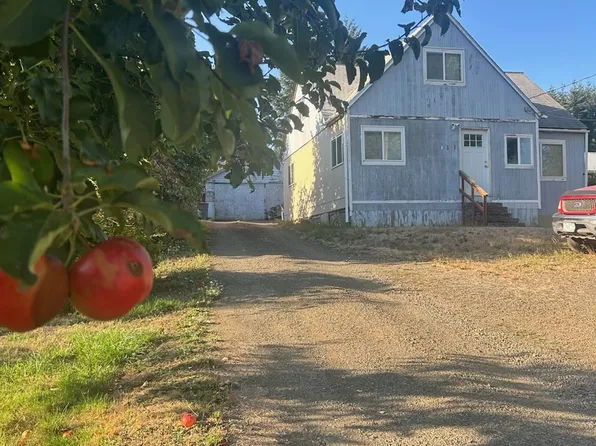 122 NE 4th St, Willamina, OR 97396