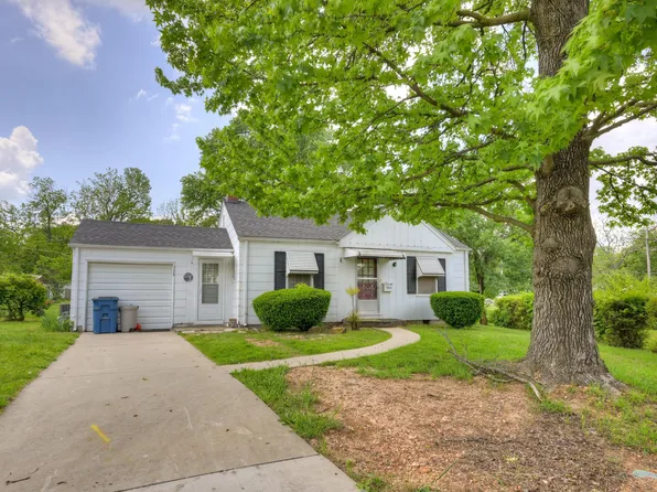 1000 Hampton Court, Neosho, MO 64850