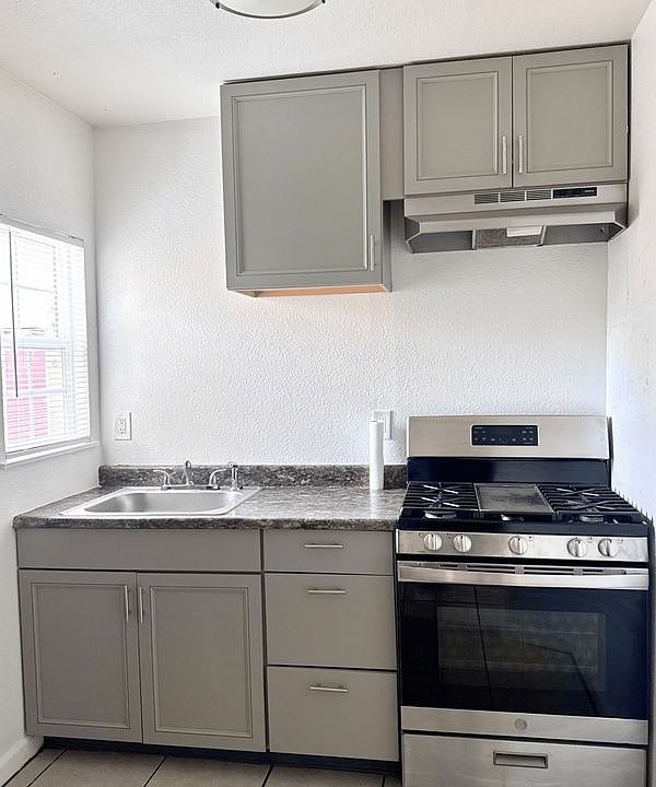 1st image of 416 1/2 N School St #3