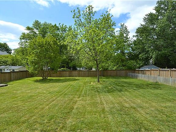 4th image of 3425 Sunny View Dr