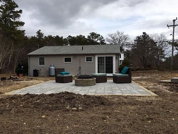 2nd image of 7 Wallwind Dr