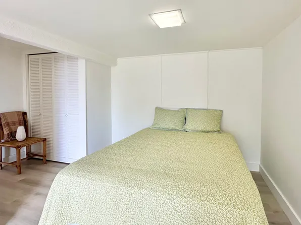 4559 Sierra Dr APT B, Honolulu, HI 96816