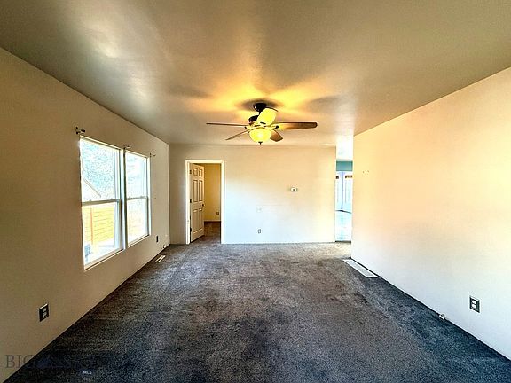 3rd image of 709 Montana Ave