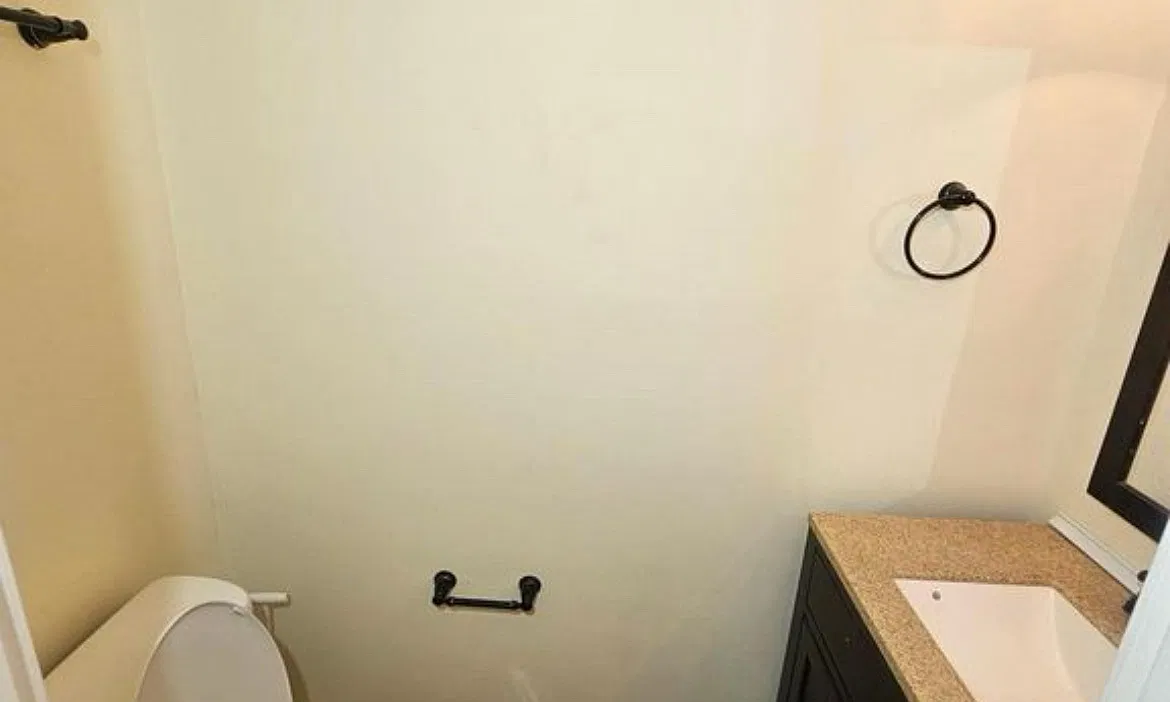 3 bed, 1.5 bath, 1578 sqft, $1,850 — Photo 4