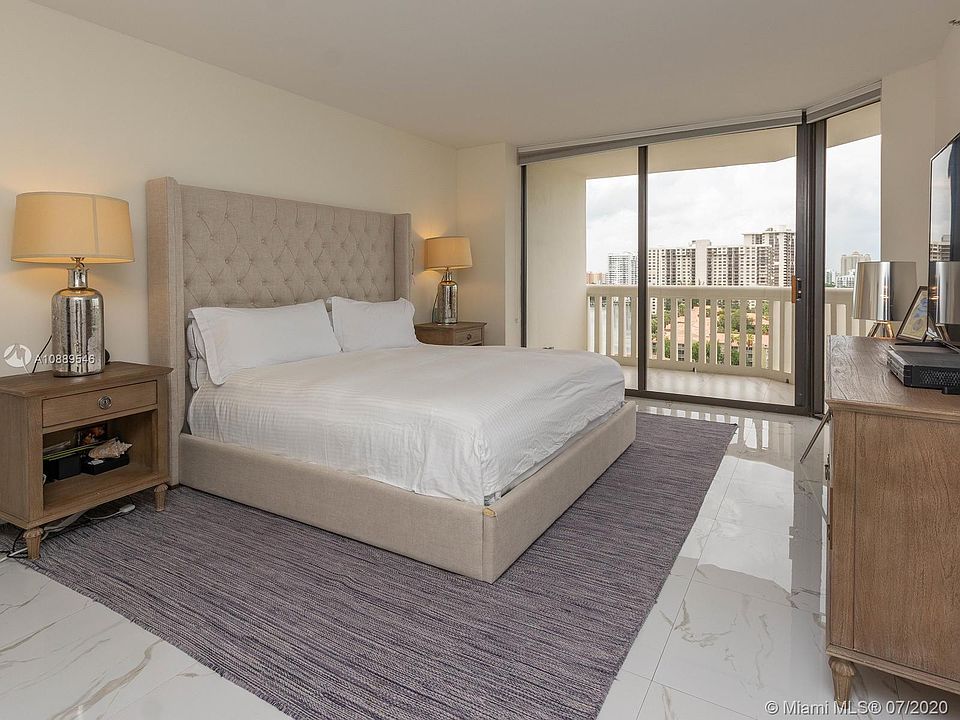 1st image of 1000 Island Blvd #1404
