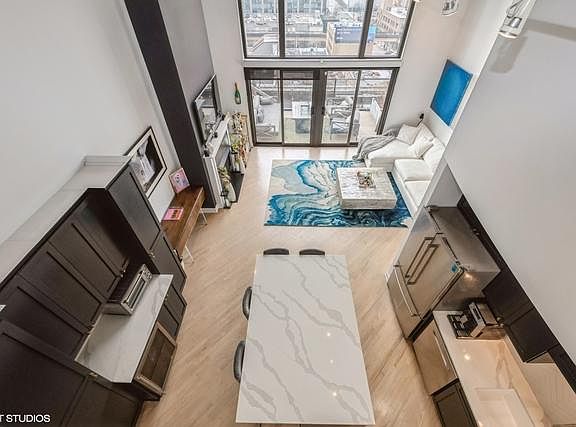 3rd image of 616 W Fulton St APT 714