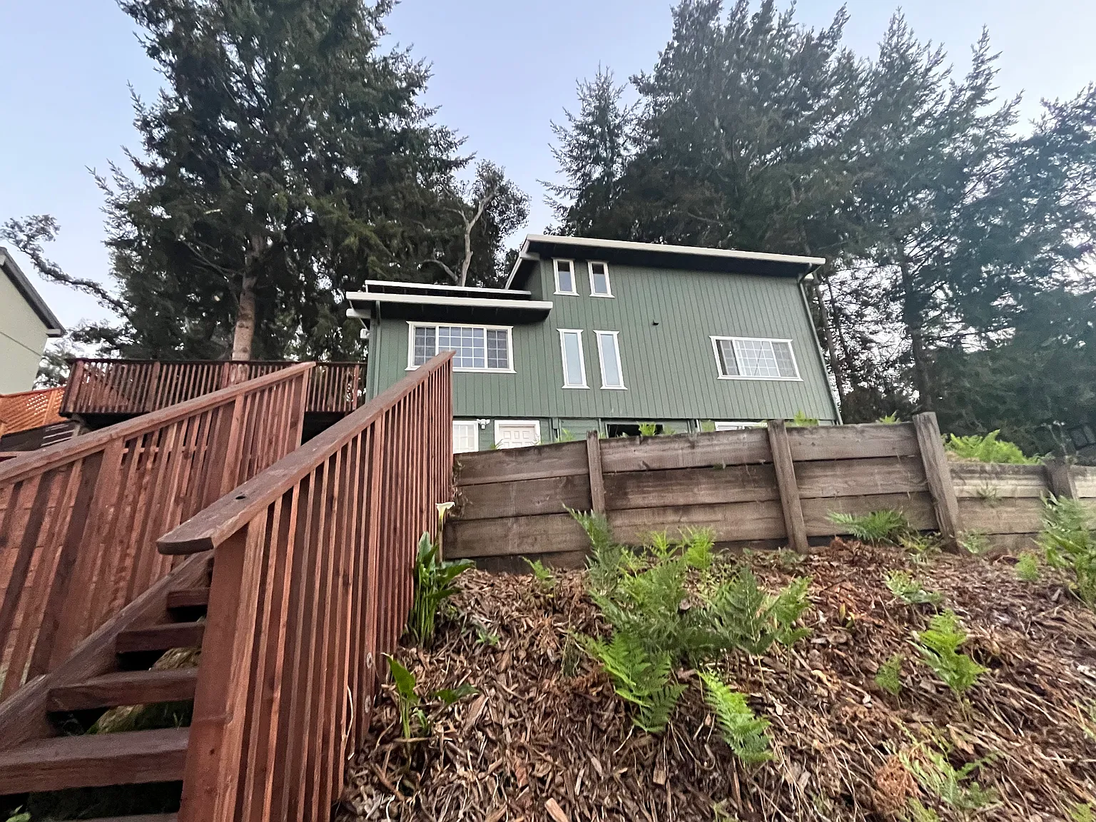 3 bed, 2.5 bath, 1830 sqft, $5,600 — Photo 2