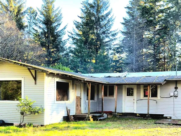 93706 Driftwood Inn Ln, North Bend, OR 97459