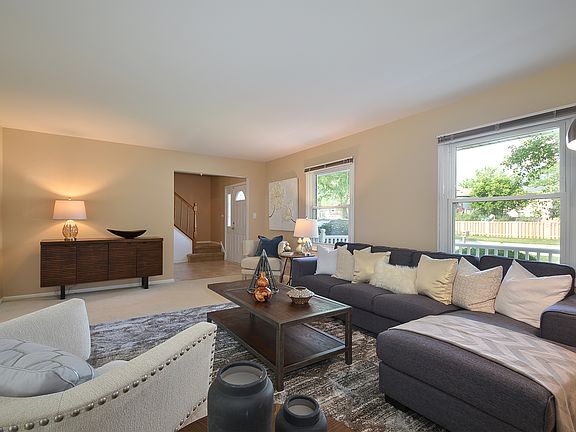 4th image of 4122 Victoria Dr