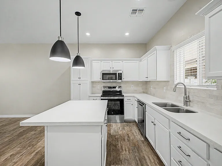3010 N 37th St #4 — Photo 8