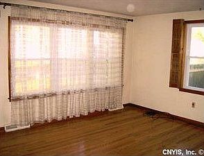 3rd image of 308 Melvin Dr