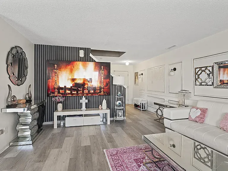 8926 Poppy Ln — Photo 6