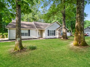 259 Sawgrass Manor Dr, Newnan, GA 30265