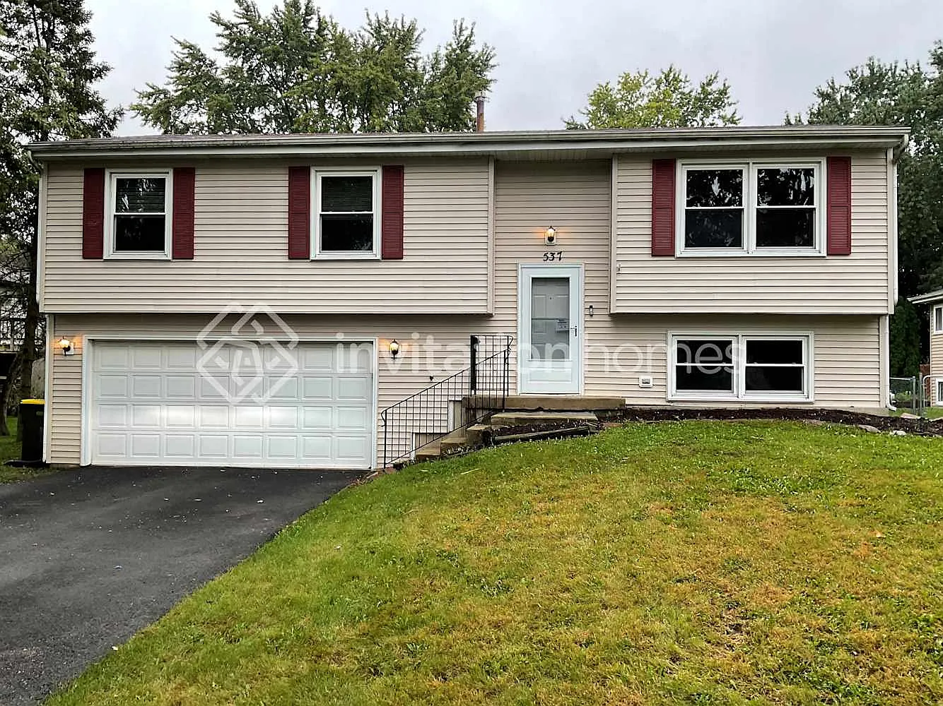 537 Norman Dr Cary, IL 60013 — Photo 1