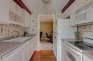 3rd image of 184 Stepping Stone Ln