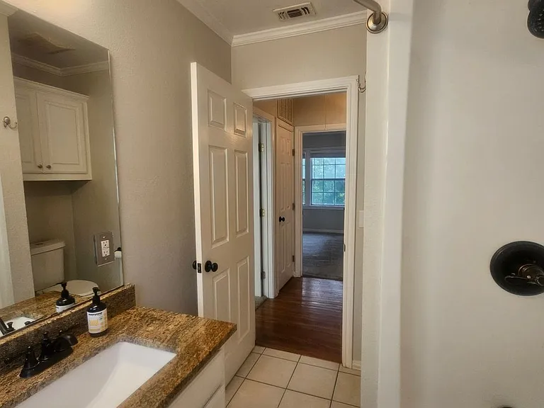 307 N Bradley St — Photo 13